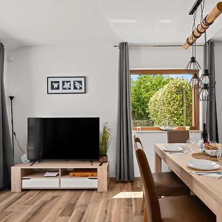 Mla I - Three Bedroom With Pool * Poreč