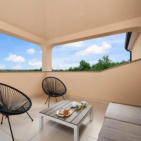 Mla I - Three Bedroom With Pool Prázdninový dům Poreč