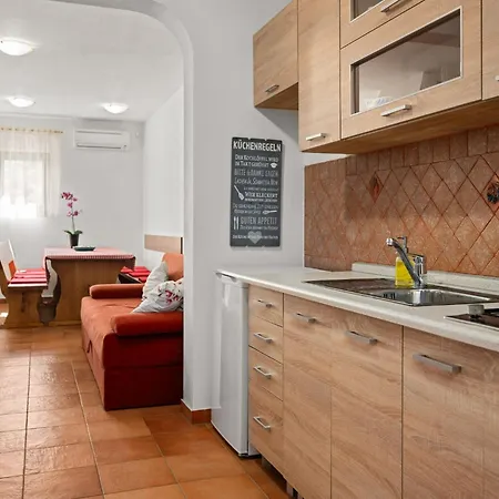 Mla I - Three Bedroom With Pool Poreč