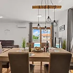 Mla I - Three Bedroom With Pool Будинок відпочинку