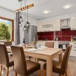 Будинок відпочинку Mla I - Three Bedroom With Pool *
