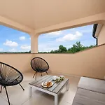 Mla I - Three Bedroom With Pool Будинок відпочинку Пореч