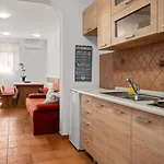 Mla I - Three Bedroom With Pool Пореч