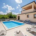 Mla I - Three Bedroom With Pool Будинок відпочинку