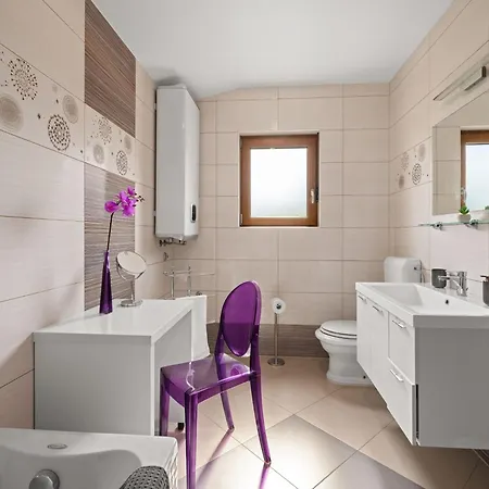Casa vacanze Mla I - Three Bedroom With Pool Porec