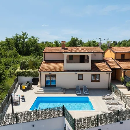 Mla I - Three Bedroom With Pool Poreč