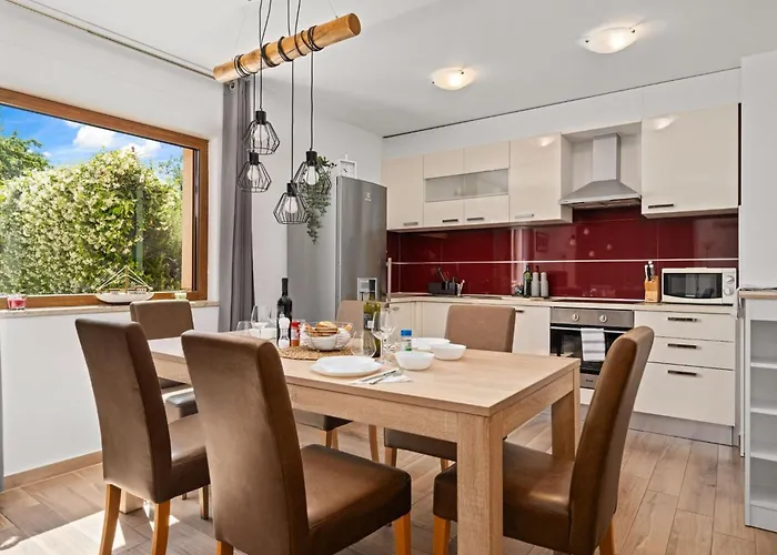 Casa vacanze Mla I - Three Bedroom With Pool *