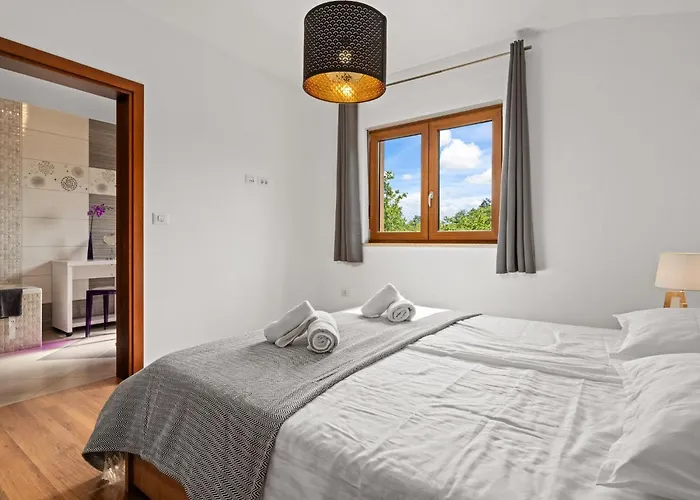 Nyaraló Mla I - Three Bedroom With Pool *