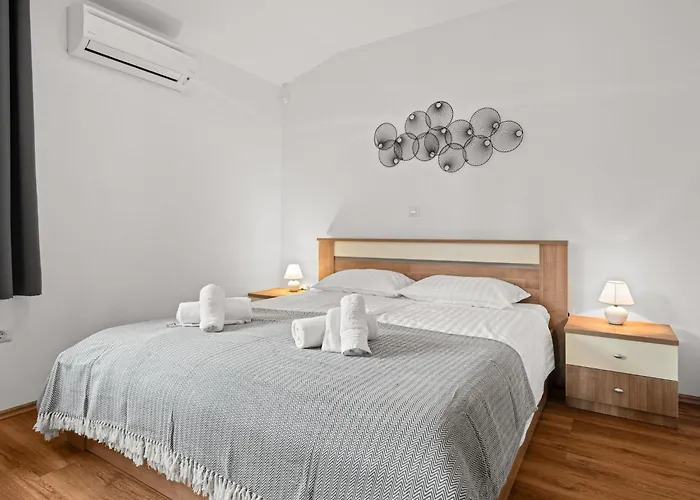 Nyaraló Mla I - Three Bedroom With Pool *