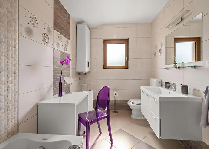 Nyaraló Mla I - Three Bedroom With Pool Poreč