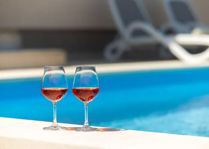 Mla I - Three Bedroom With Pool *