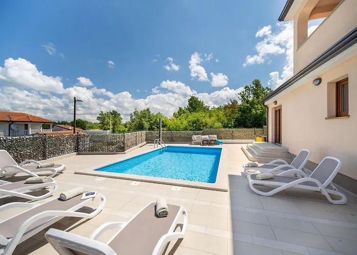 Nyaraló Mla I - Three Bedroom With Pool