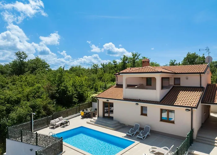 Mla I - Three Bedroom With Pool Porec