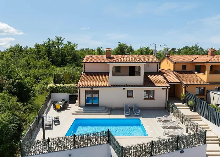 Mla I - Three Bedroom With Pool Poreč